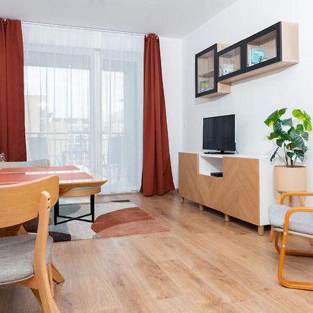 Westside Apartments By Urbanrent Budapest Exterior foto