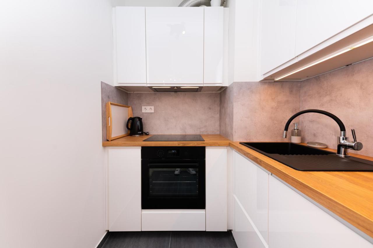Westside Apartments By Urbanrent Budapest Exterior foto