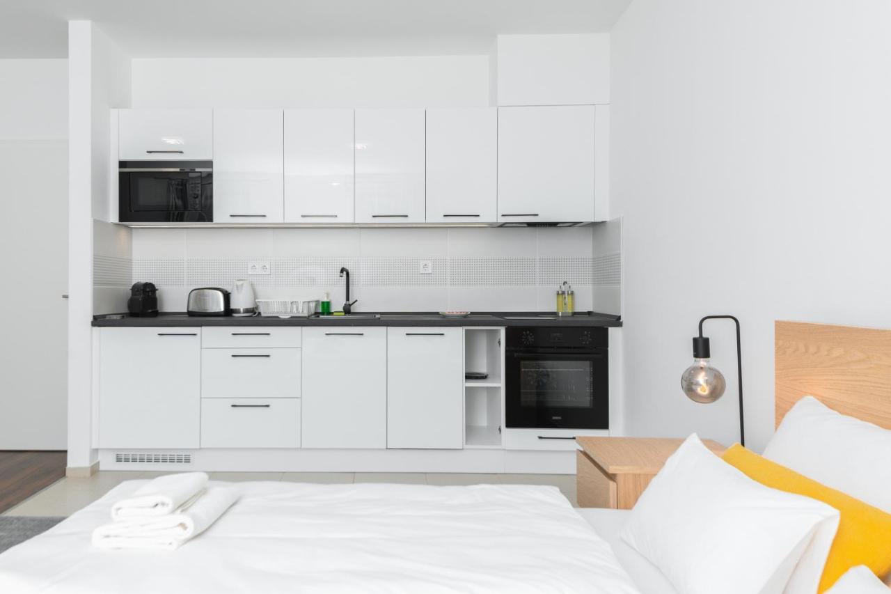 Westside Apartments By Urbanrent Budapest Exterior foto