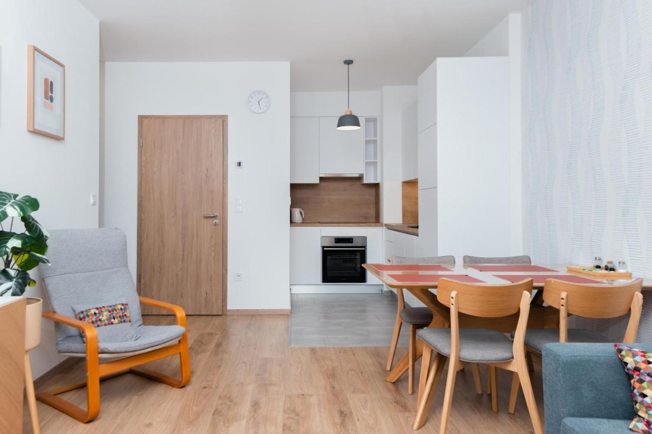 Westside Apartments By Urbanrent Budapest Exterior foto