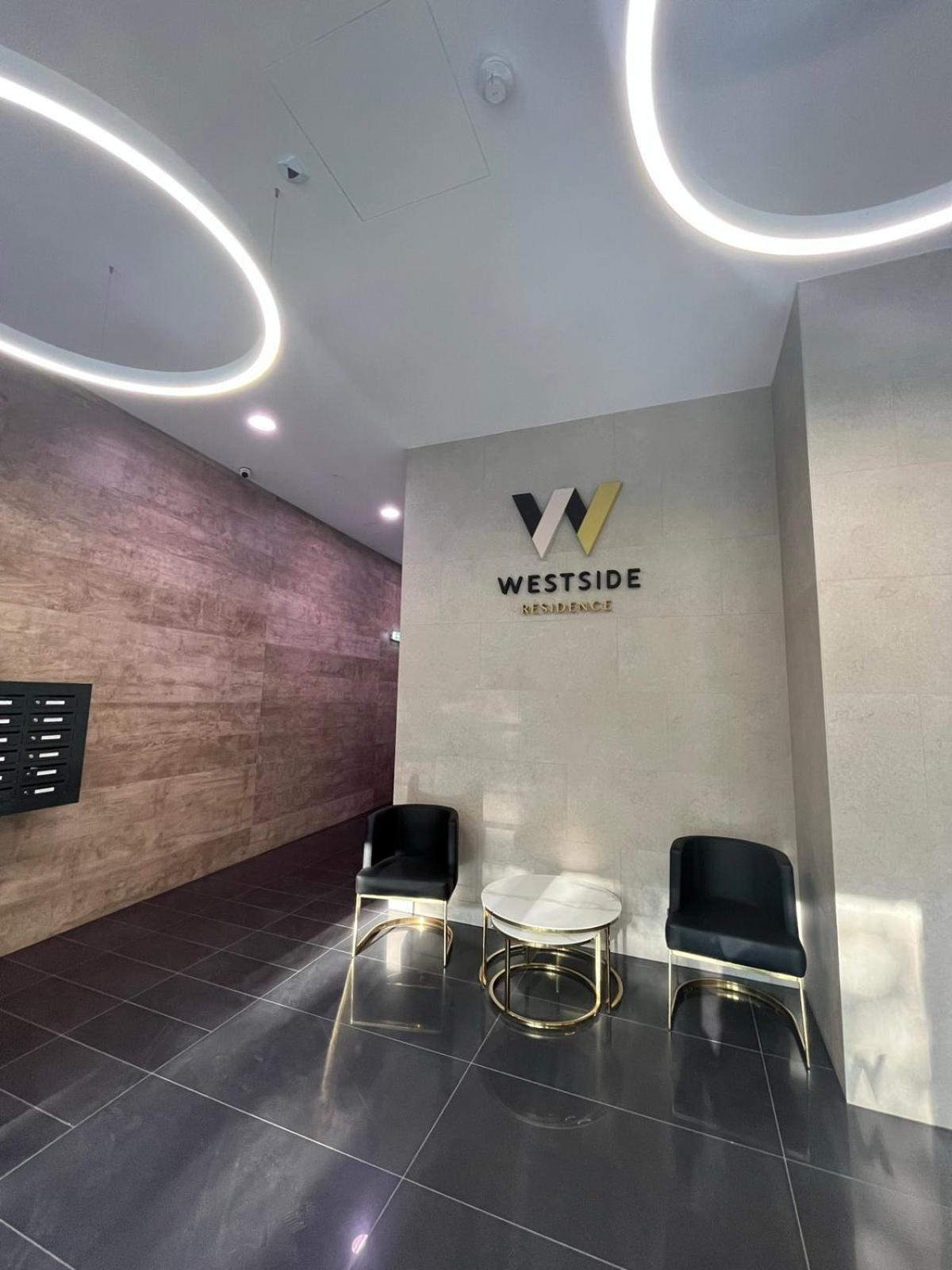 Westside Apartments By Urbanrent Budapest Exterior foto